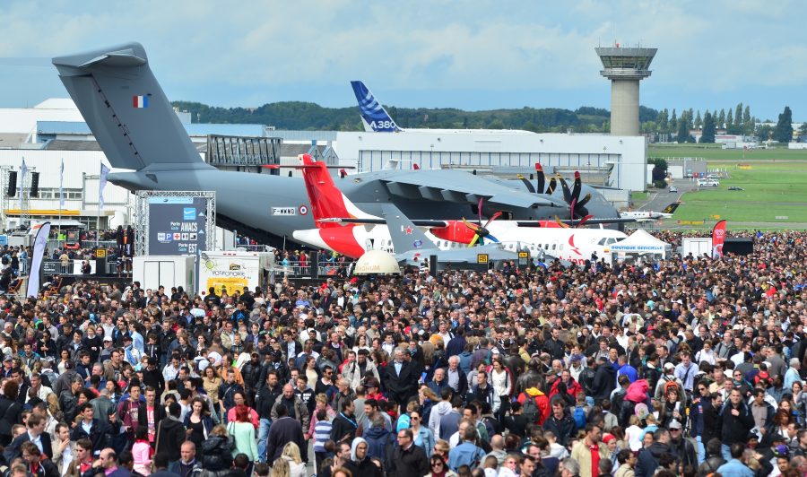 foule-900x532